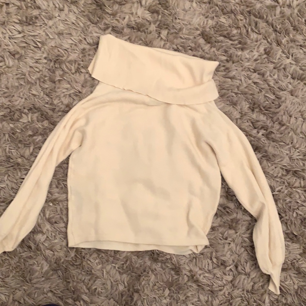 Off shoulder knitted sweater